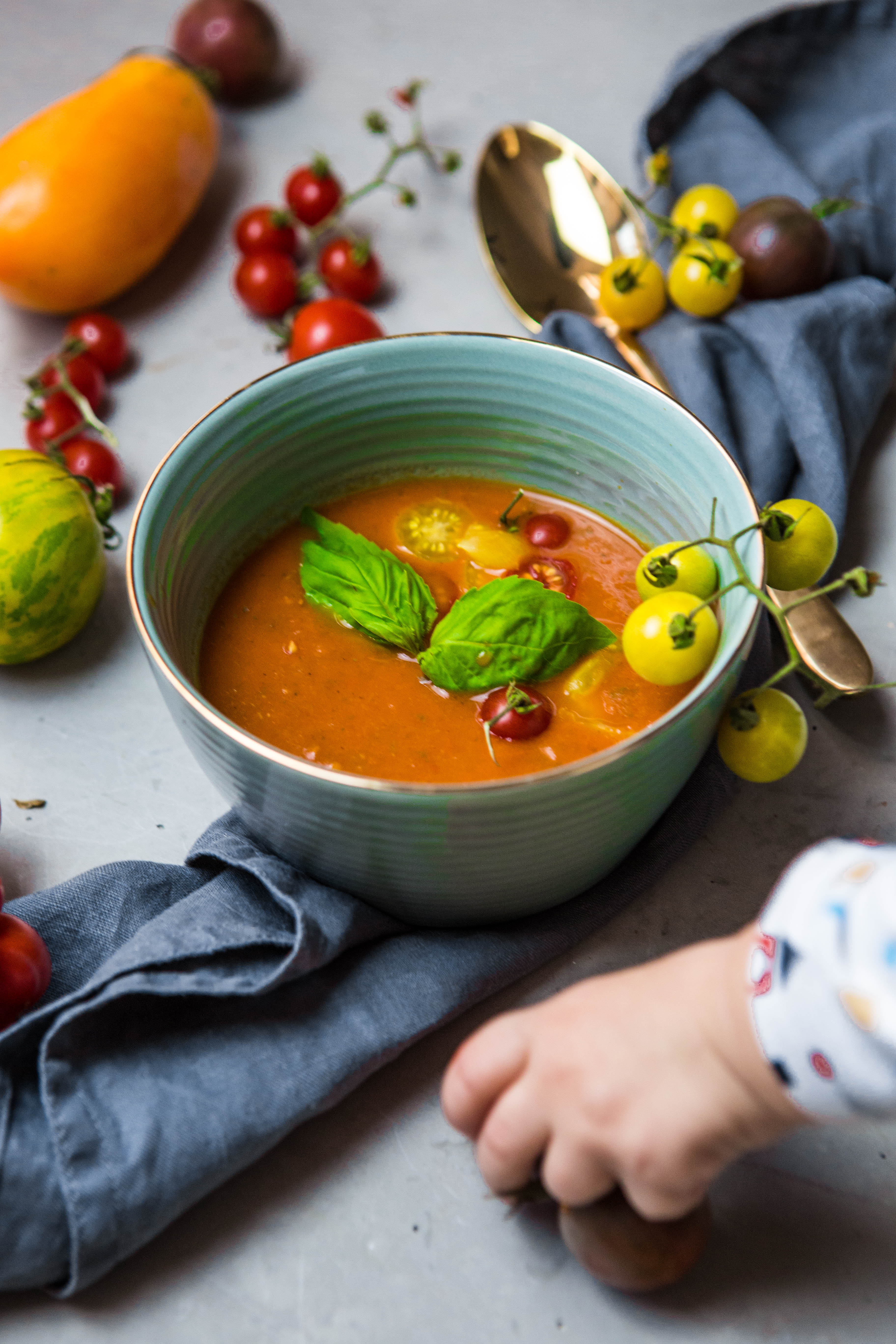 Superjednoduchá polievka z pečených paradajok (bez mlieka, bez lepku, vegan)